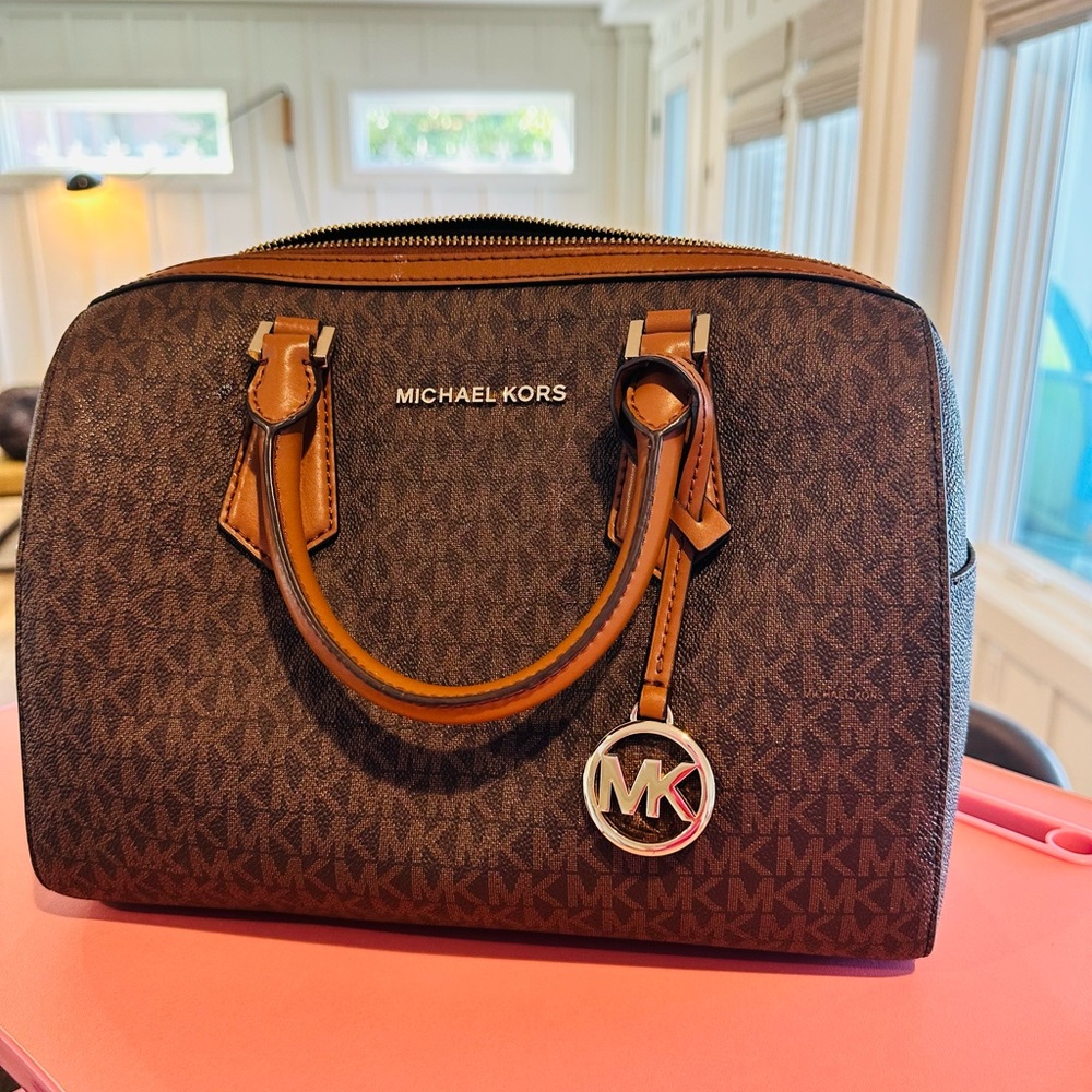 Michael Kors tote. Brown and gold Size medium-large